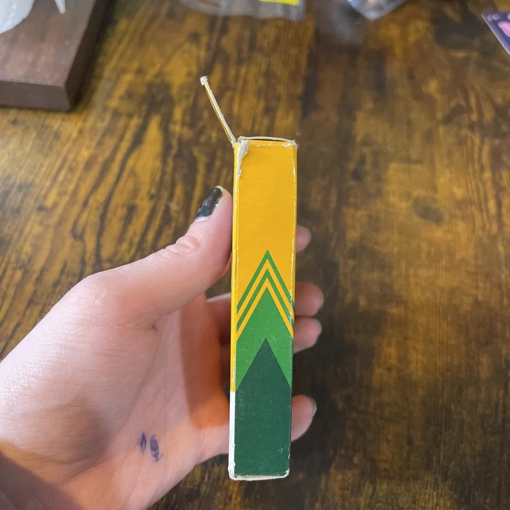 Vintage 2000 Crayola Crayons Used Original 16 Ct. Box  